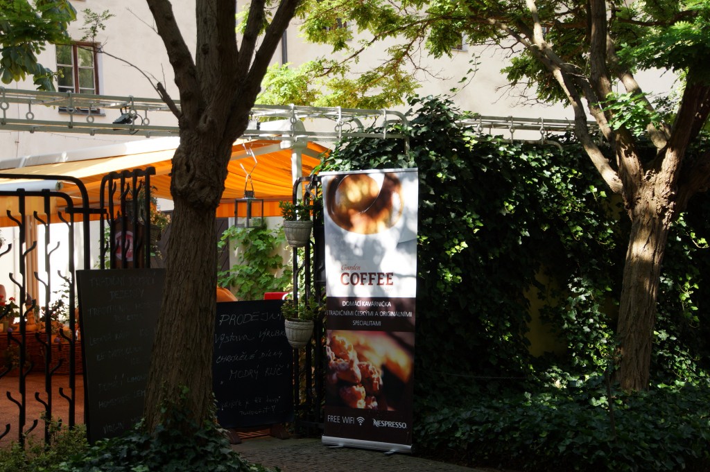 Cafe Garden Coffee Shop Im Franziskaner Garten Prag Galerie